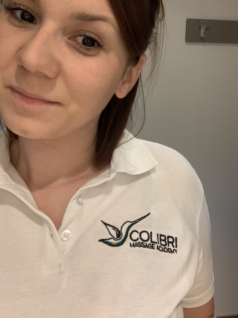 Clélia VIDAL Praticienne en massages certifiée Colibri Massages Academy